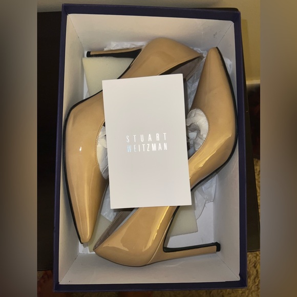 Stuart Weitzman size 10 - Can be worn to the office or out with friends. - Picture 2 of 12